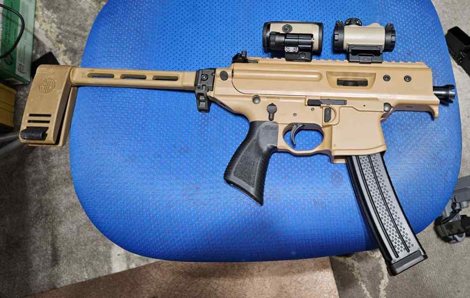 Sig MPX Copperhead 9mm Romeo Juliet brace2.jpg