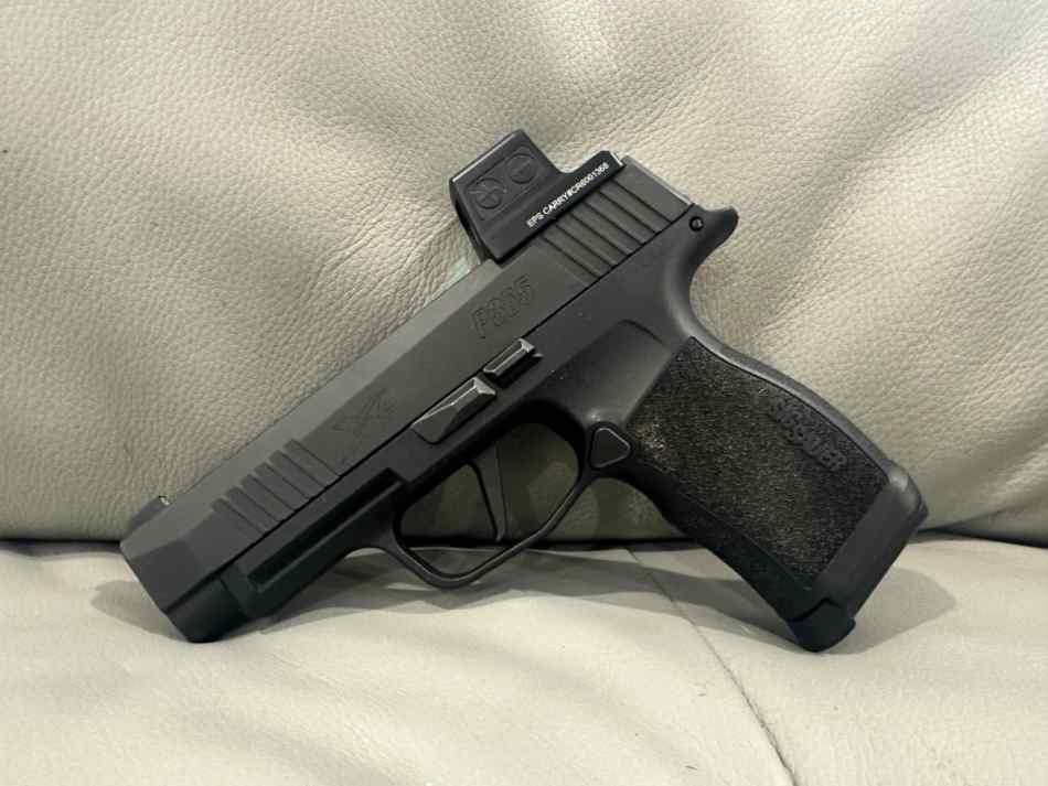 SIG SAUER P365 XL 9mm + Holster