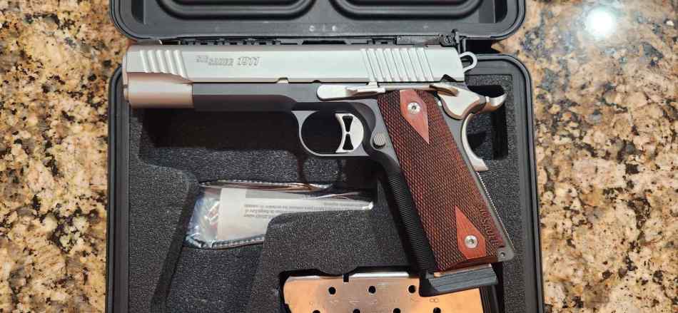 Sig Sauer 2 Tone TME 1911