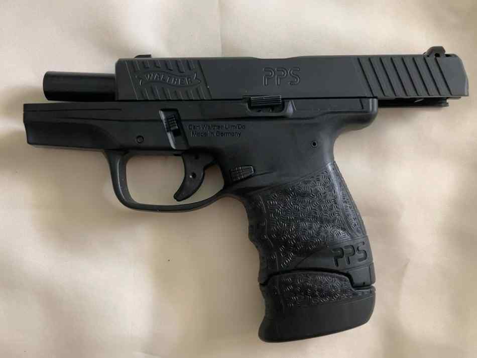 Wather PPS M2 9mm Pistol; 3.2 Subcompact w/2 Mags