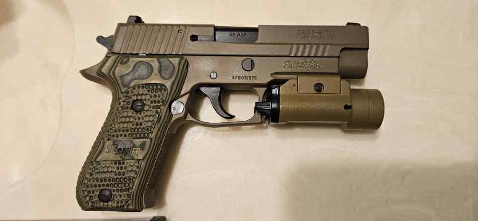 Sig Sauer p220 Scorpion Elite 