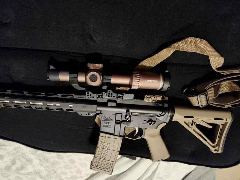 AR-15 w/ Magpul furn. Riton LPVO, Olight