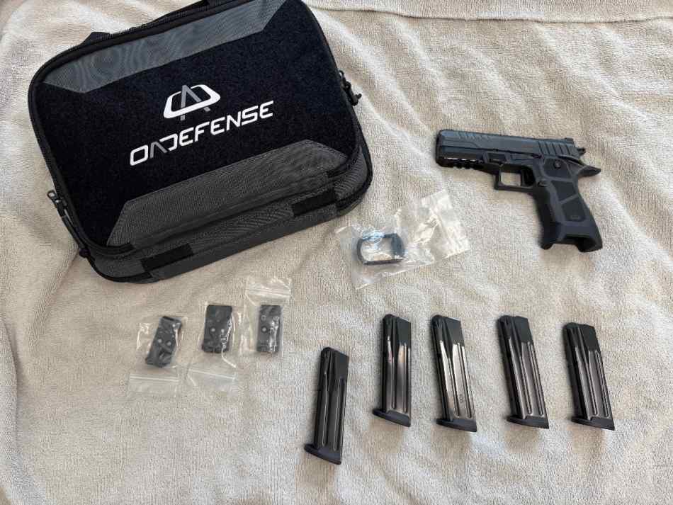OA Defense 2311 w/5 Mags, 3 Optic Plates, 2 Magwel