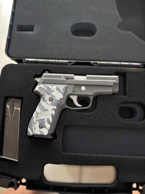 Sig P229 40 S&amp;W with 100 rounds 
