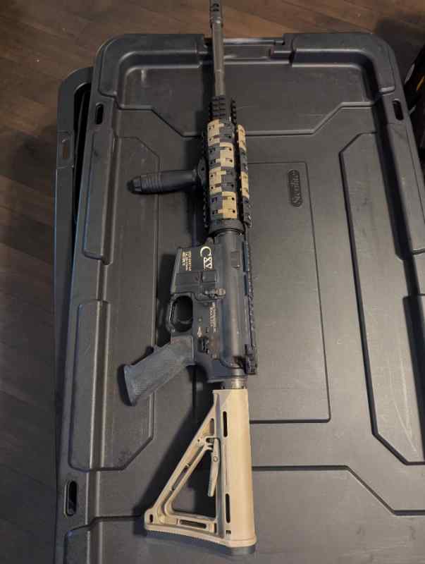 AR-15 good condition est. 3-5k rounds