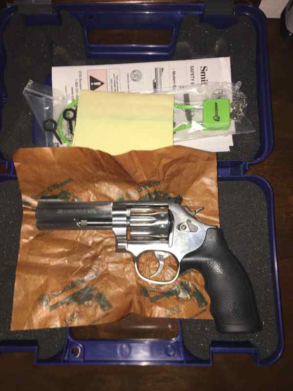 S&amp;W 617(NEW)22Lr or Ruger GP100 .22Lr