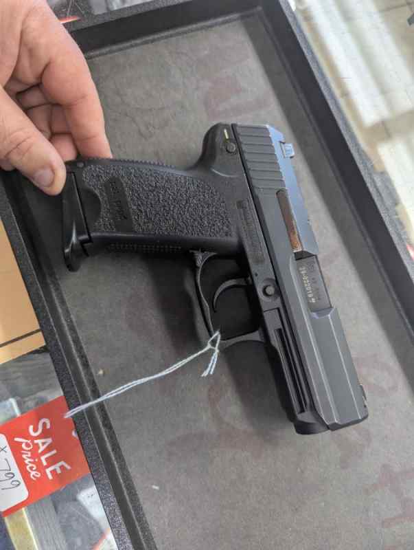H&amp;K USP Compact .45 ACP W/Mag Heckler Koch