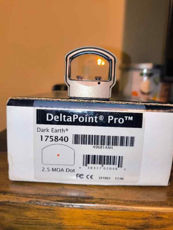 LEUPOLD DeltaPoint Pro 2.5 MOA Dot Flat Dark Earth