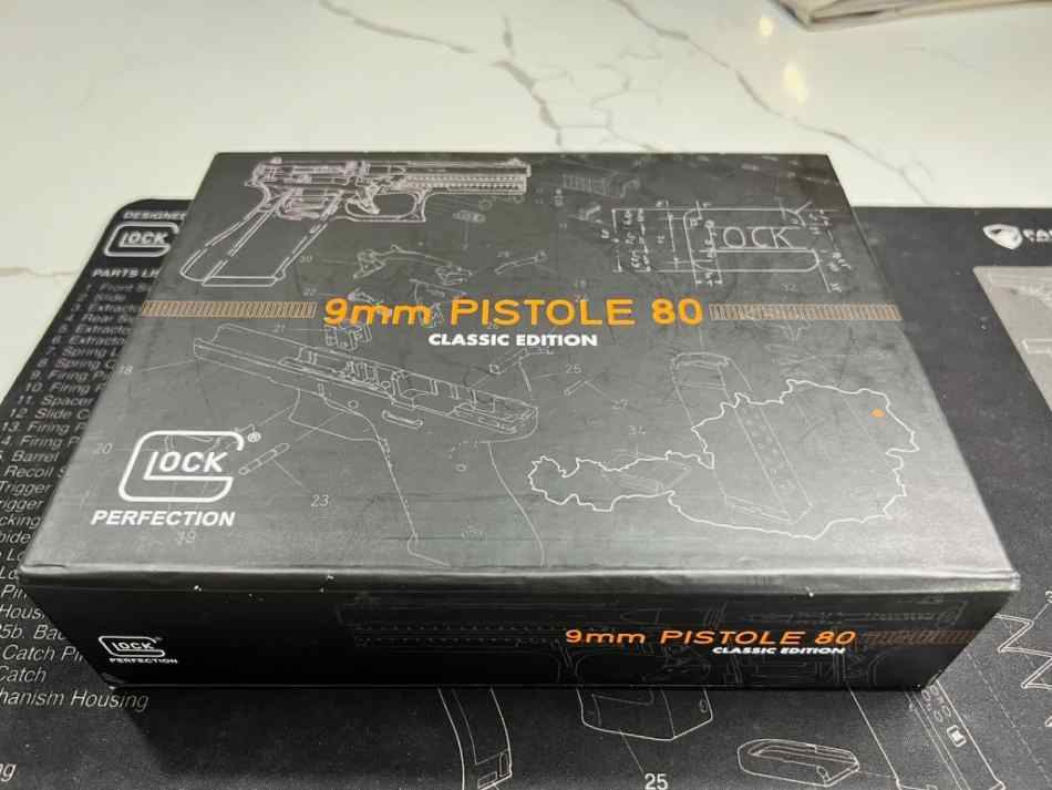 Glock P80 17 Gen 1 Collectible Complete