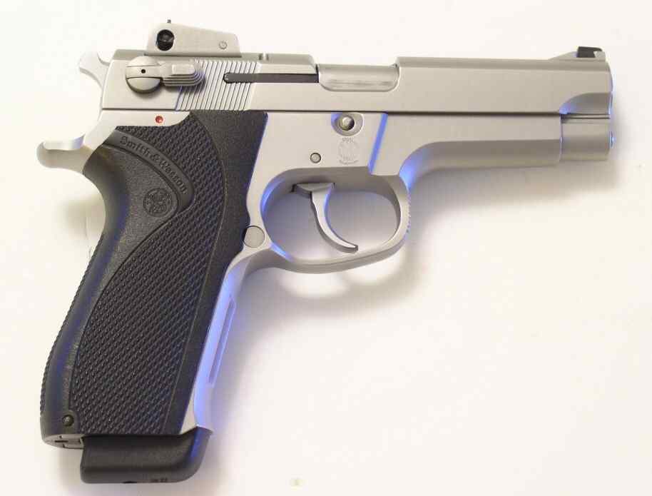 WTB:  Smith &amp; Wesson 5906 Mint