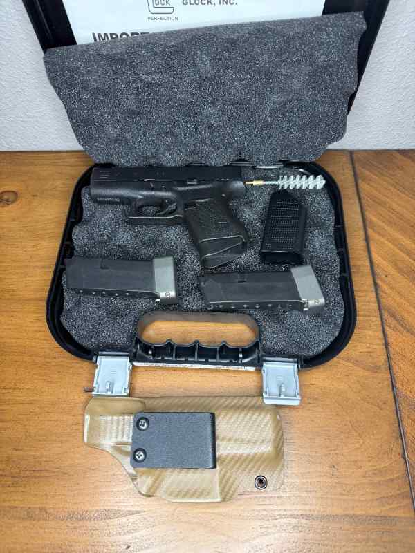 Glock 43 9mm with extras. 