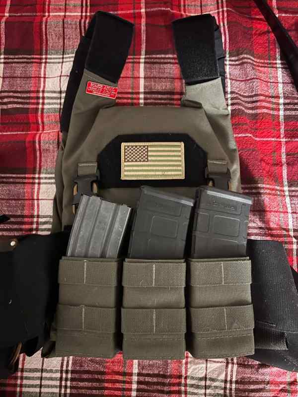 Hescos and plate carrier 