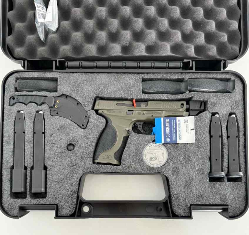 Excellent condition 2023 Metal Spec Series M&amp;P 2.0