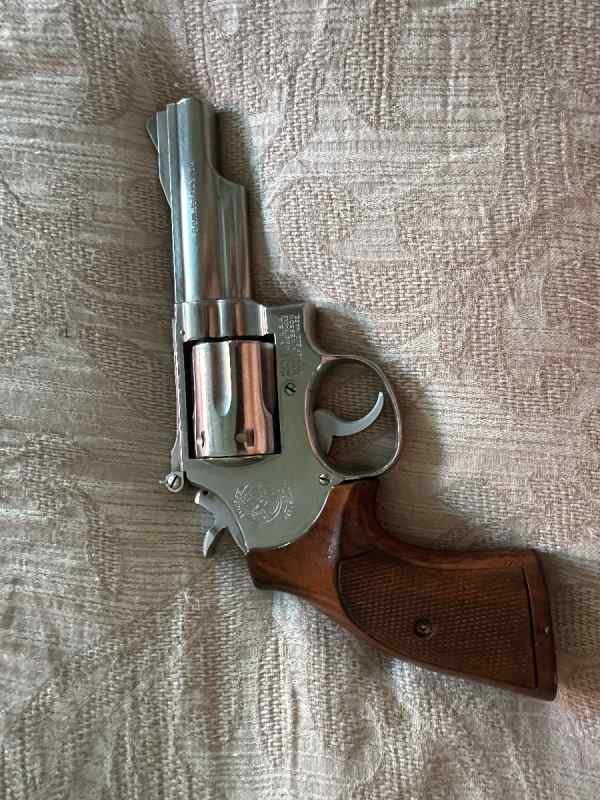 S&amp;W model 66 no dash 