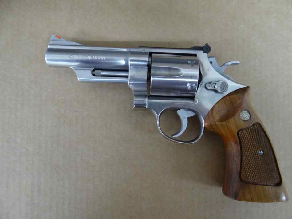 Older S&amp;W Smith and Wesson 629 with 4&quot; barrel