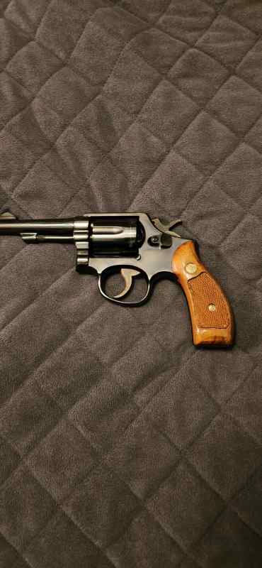 Smith and wesson model 10-5 