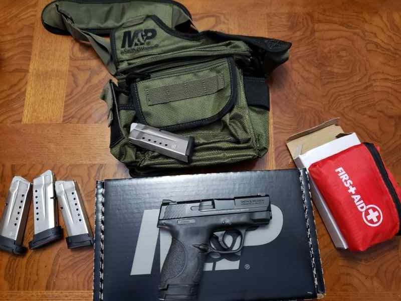  SHIELD 9mm S&amp;W BUNDLE NEW IN BOX 5 mags, ODG Bag