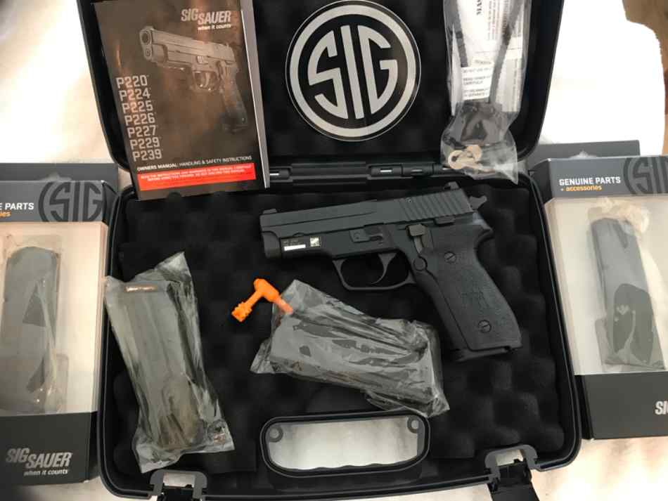 Sig Sauer M11-A1   9mm