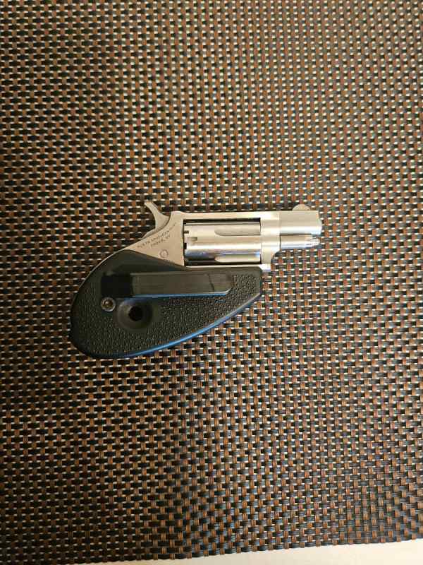 NAA mini revolver 22mag 