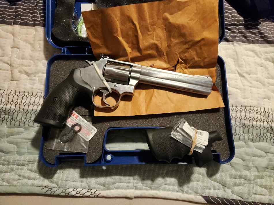 Smith &amp; Wesson 686 6inch 357