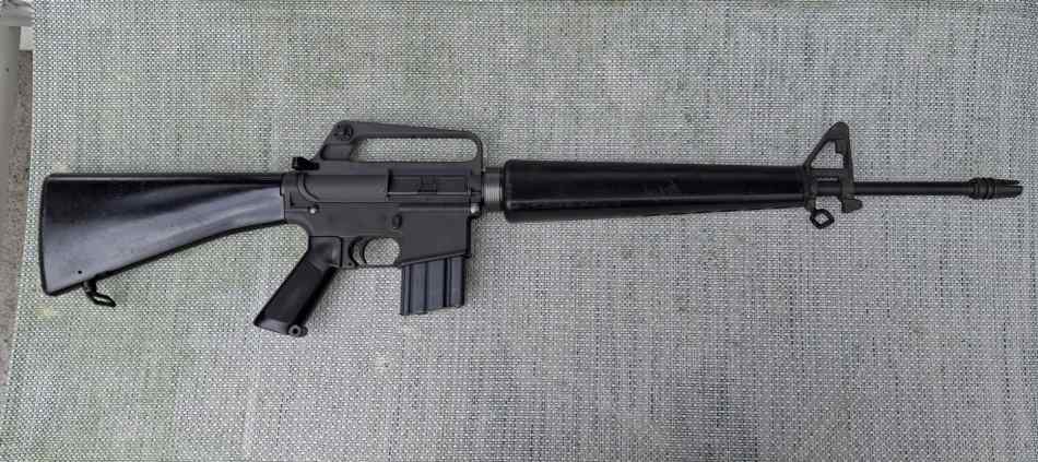 M16 Slick Side Clone (XM16e1)