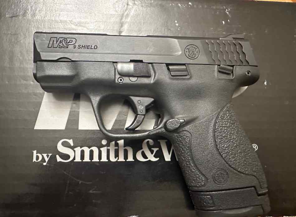 Smith &amp; Wesson M&amp;P Shield 9mm