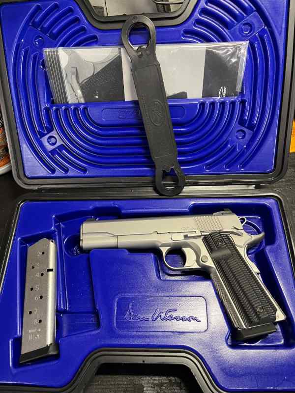 Dan Wesson Valor .45 *Reduced*