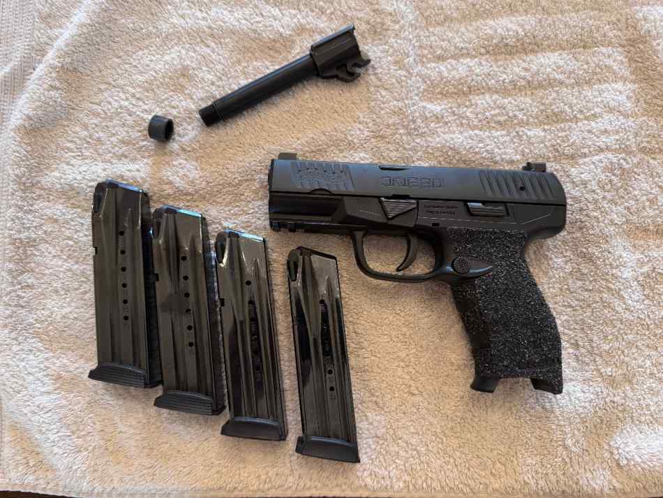 Walther Creed,TruGlo, 4 mags, Threaded barrel