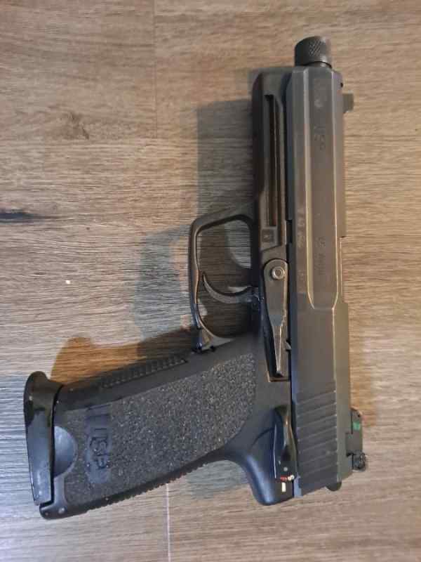 HK SNC.JPG