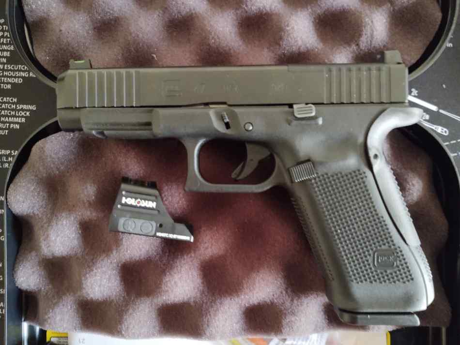 Glock 47 with Holoson