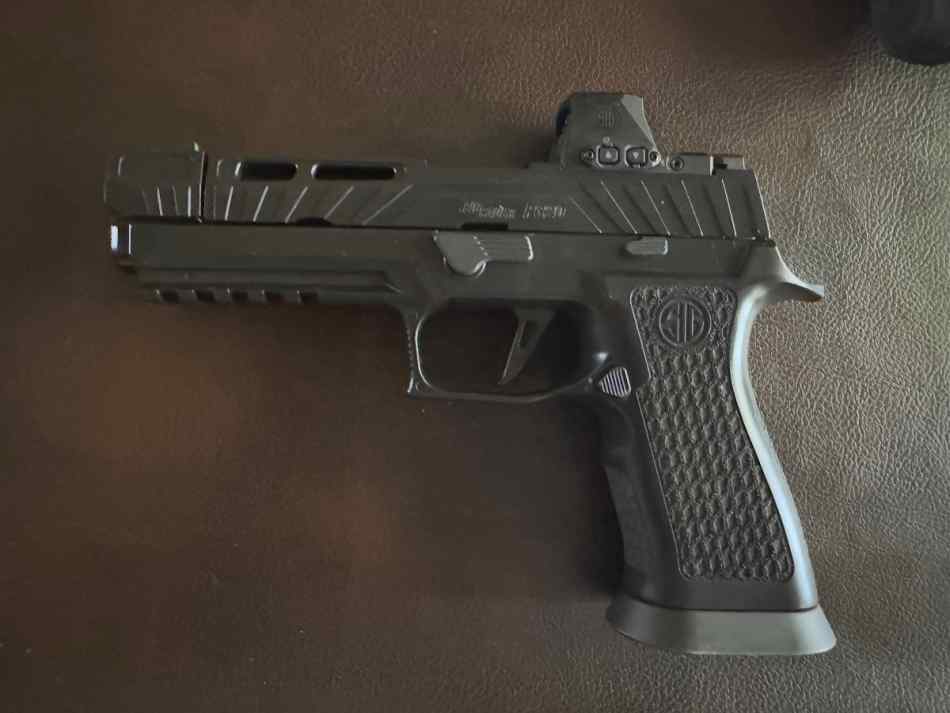 Sig Sauer p320 spectre comp blackout 