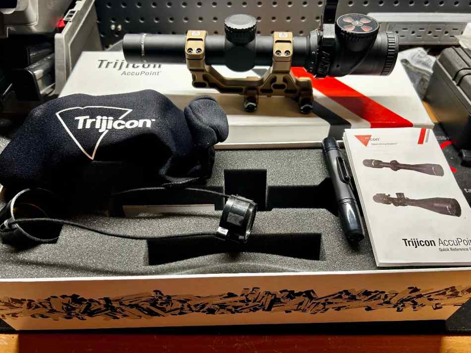 Trijicon AccuPoint 1x6 Low Power Variable Optic