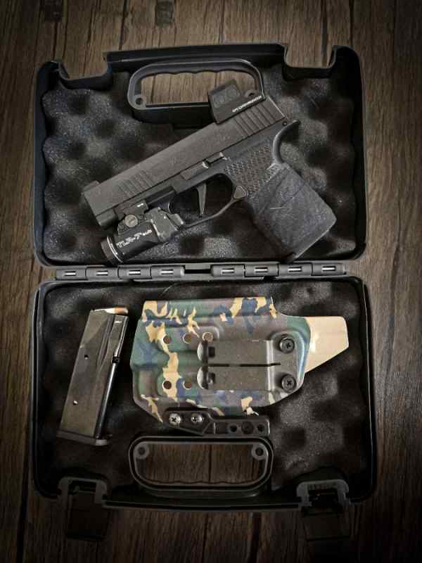 Sig Sauer P365XL - Fully Loaded