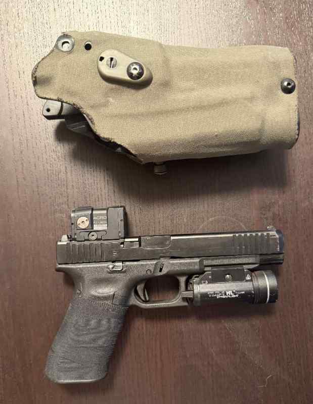 Glock_3.jpg
