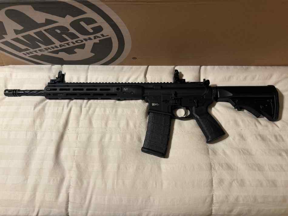 LWRC M6IC Fluted Barrel 16.1’ Like New w/drum ma