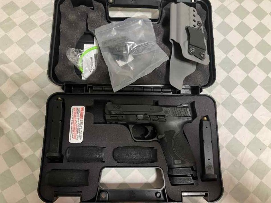 LNIB 3.6 S&amp;W M&amp;P 2.0 compact with Nightsights