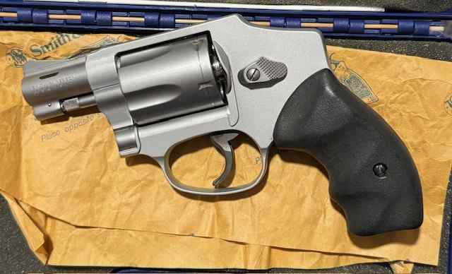 S&W 642-1 Airweight 38 Special +P, Factory Ported. Five round light weight revolver. Early