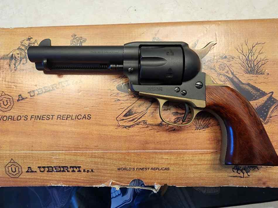 Uberti 1873 Cattleman Hombre 45 Colt Single-Action