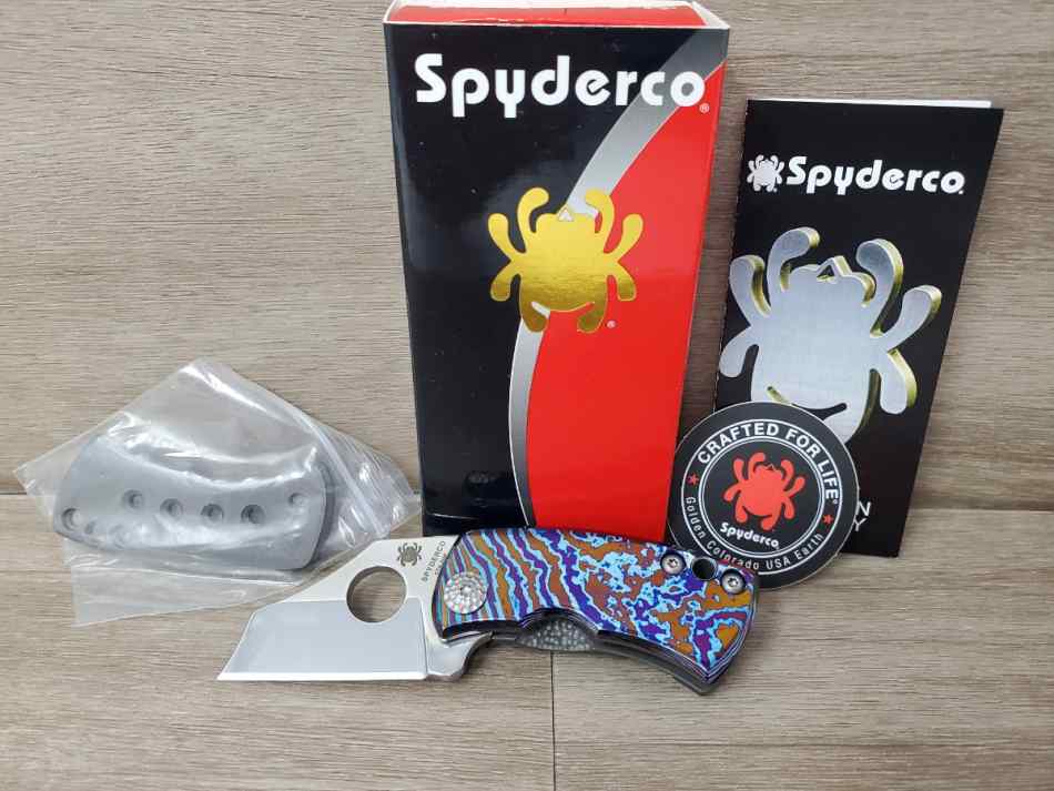 SPYDERCO MCBEE KNIFE CTS-XHP w/ TIMASCUS SCALE