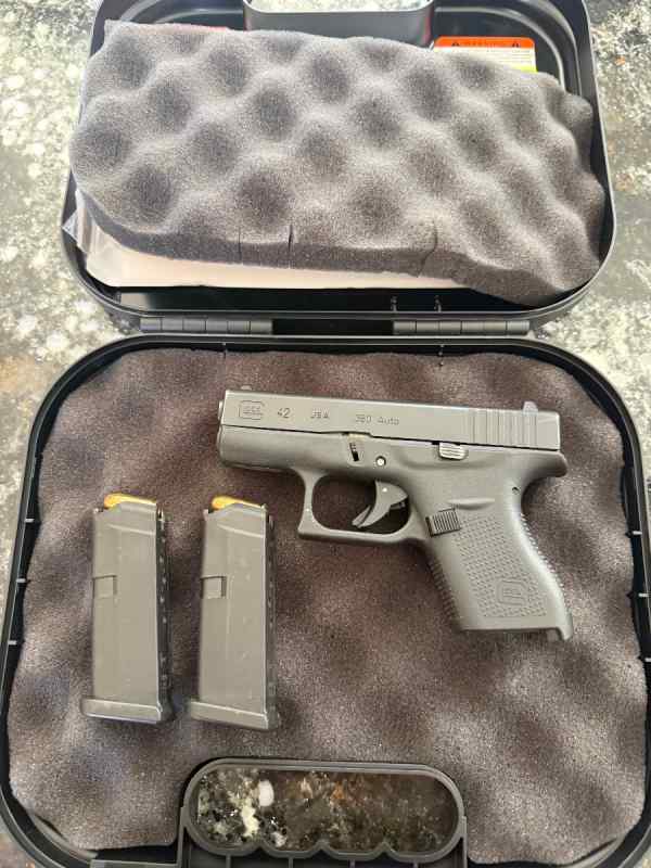 Glock 42 380 w/IWB holster low round 2 mag 350rnds