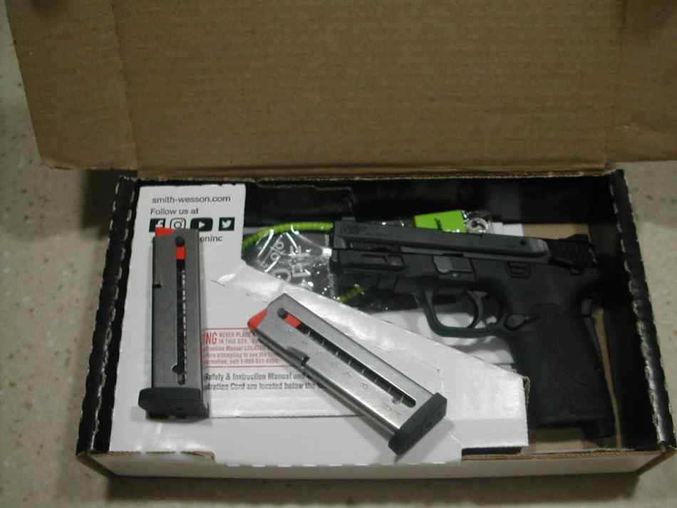 S&amp;W M&amp;P 380 NIB   320