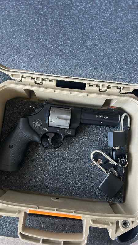 Smith and Wesson 329pd