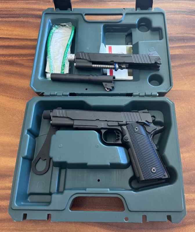 Para USA 1911 W/12 magazines
