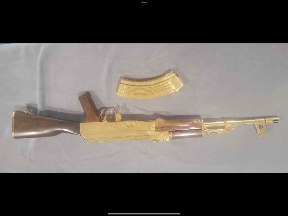 AK 47. GOLD 