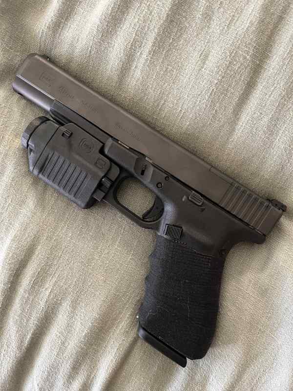 GLOCK 40 MOS 10mm package for trade 