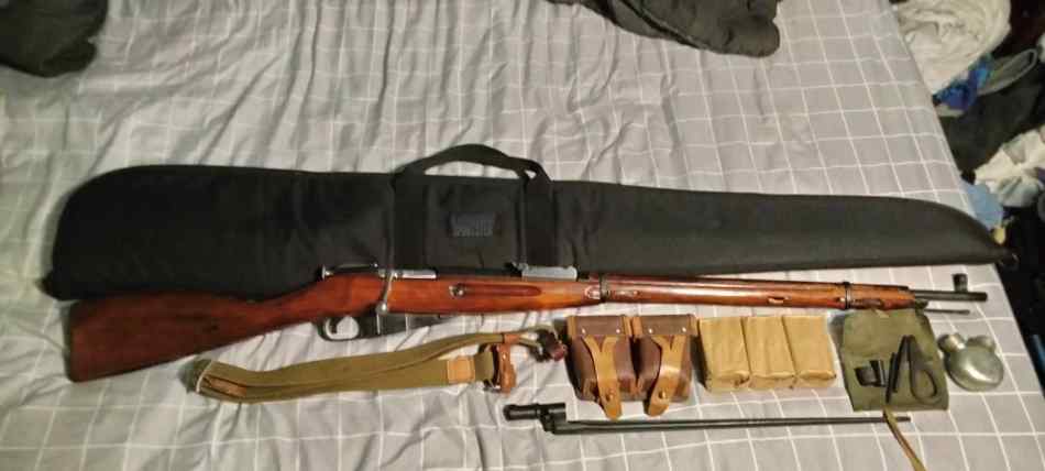 PRICE LOWERED 1944 Mosin Nagant 91/30 with Extras