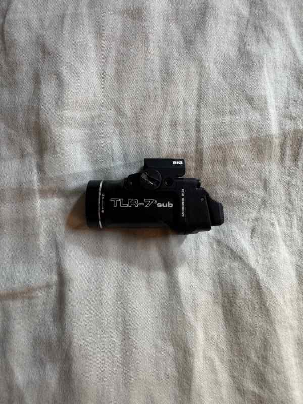 TLR-7 sub sig light