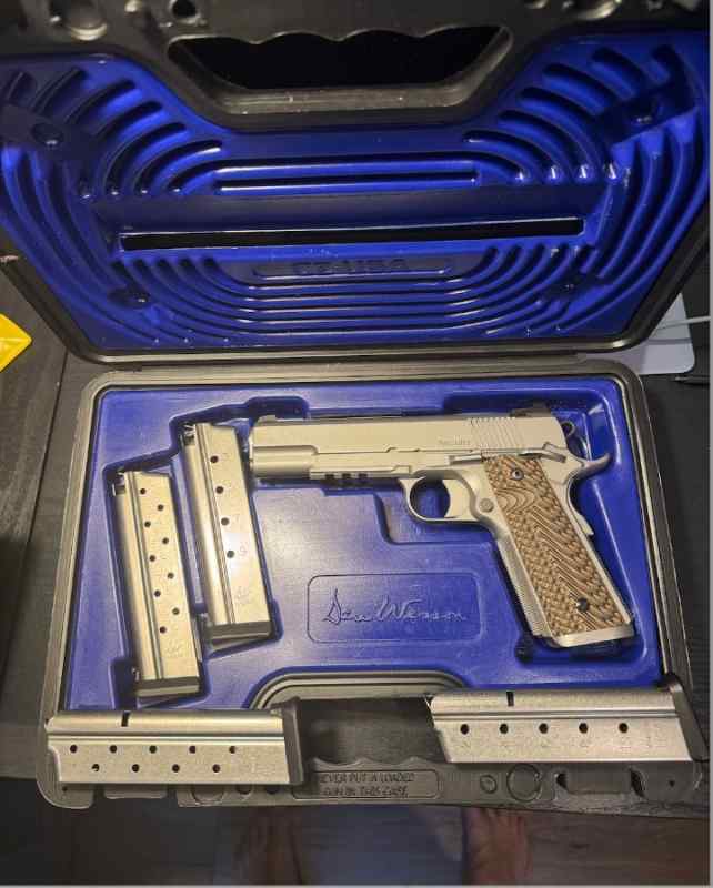 Dan Wesson 1911 Specialist 9mm