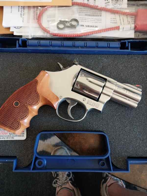 Smith &amp; Wesson 357 plus.  7 shot