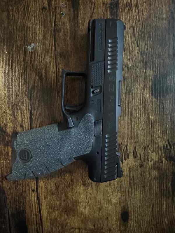 CZ P10C